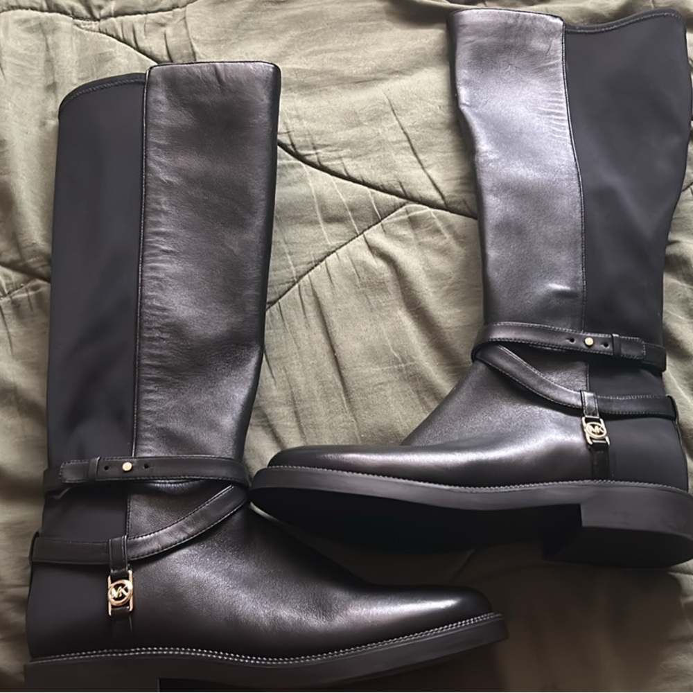 Michael Kors Womens size 9 boots Never worn